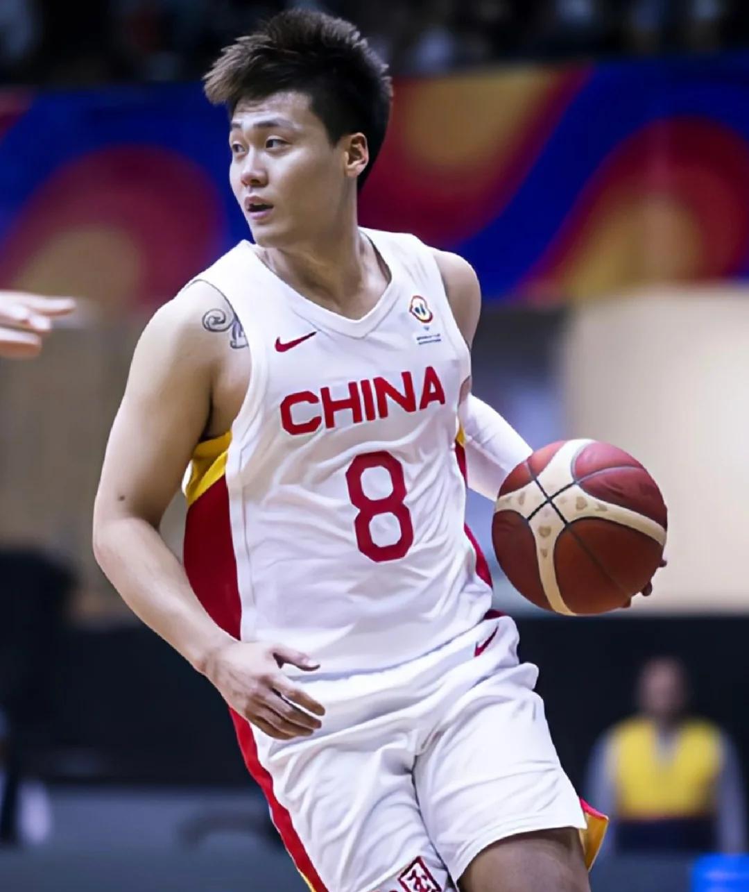 爱游戏app下载-队员表现出色，成为球队的关键人物