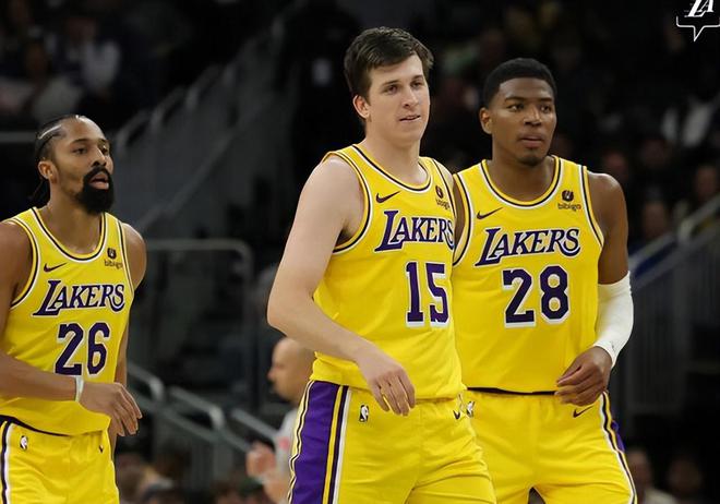 包含热门转会话题:湖人队成为头号目标球队争夺巨星球员的词条 包含热门转会话题:湖人队成为头号目标球队争夺巨星球员的词条