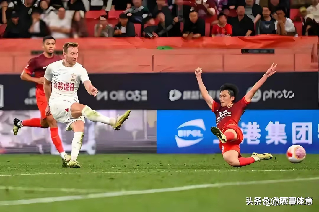 爱游戏-关于夺冠热门陷入困境，卫冕冠军面临考验的信息