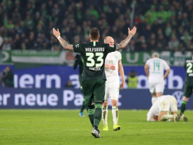 狼堡客场逆转法兰克福赢得三分