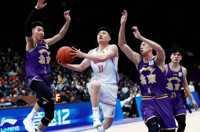 精彩对决曝光,球队实力对比明显 精彩对决曝光,球队实力对比明显