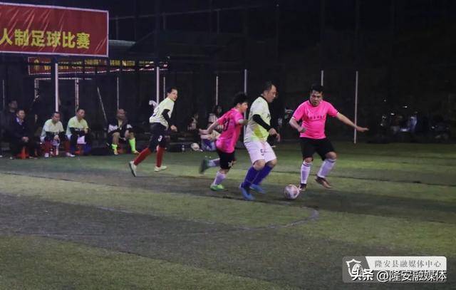 爱游戏在线登录-华丽登场：女子足球比赛的激烈对决的简单介绍