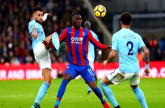 曼城绝杀草皮，反超对手晋级杯赛