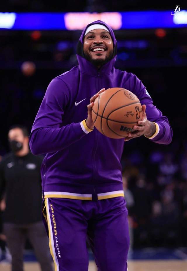 兰斯球员肯尼发挥出色成为球队关键先生