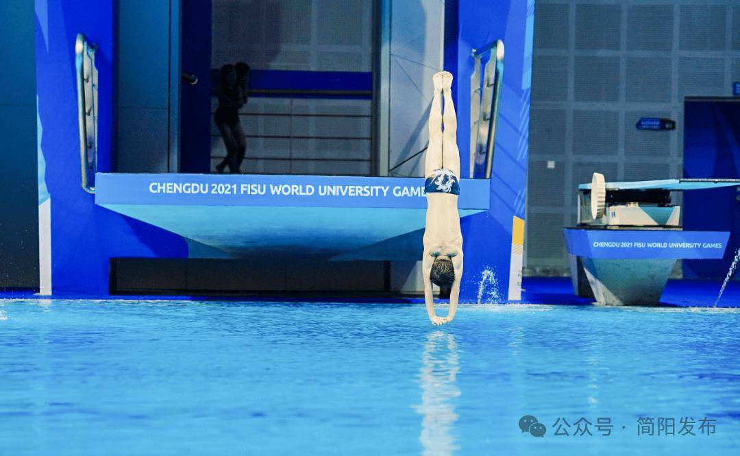 关于赤道几内亚选手在跳水比赛中获得高分的信息