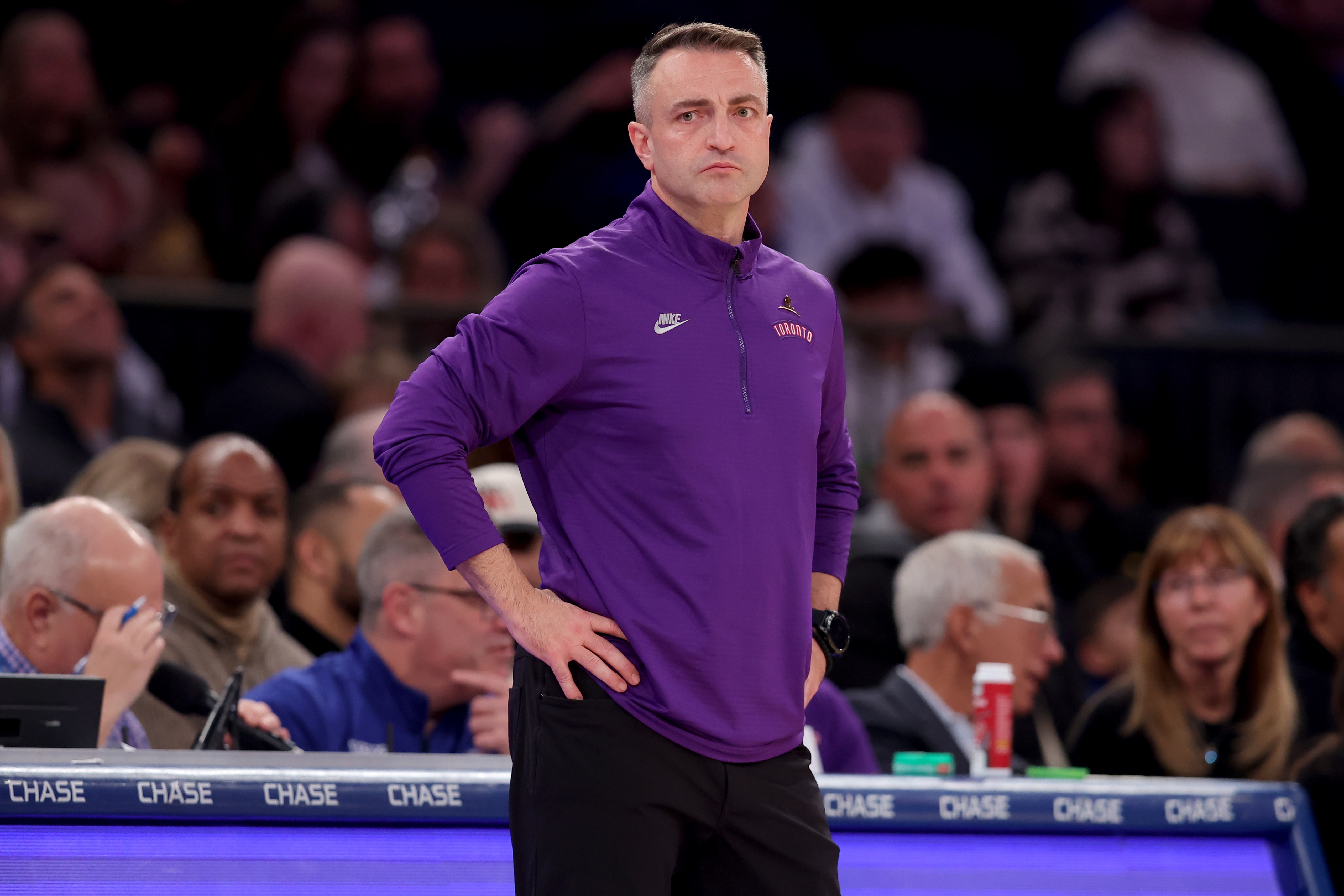 猛龙惜败爵士,客场遭遇失利 猛龙惜败爵士,客场遭遇失利