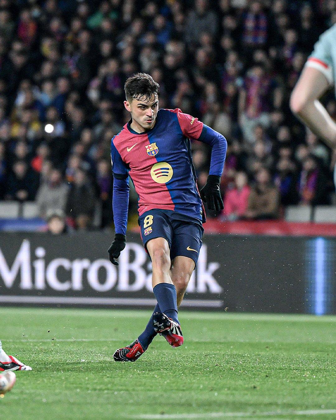 爱游戏-比赛中关键时刻球员表现出色