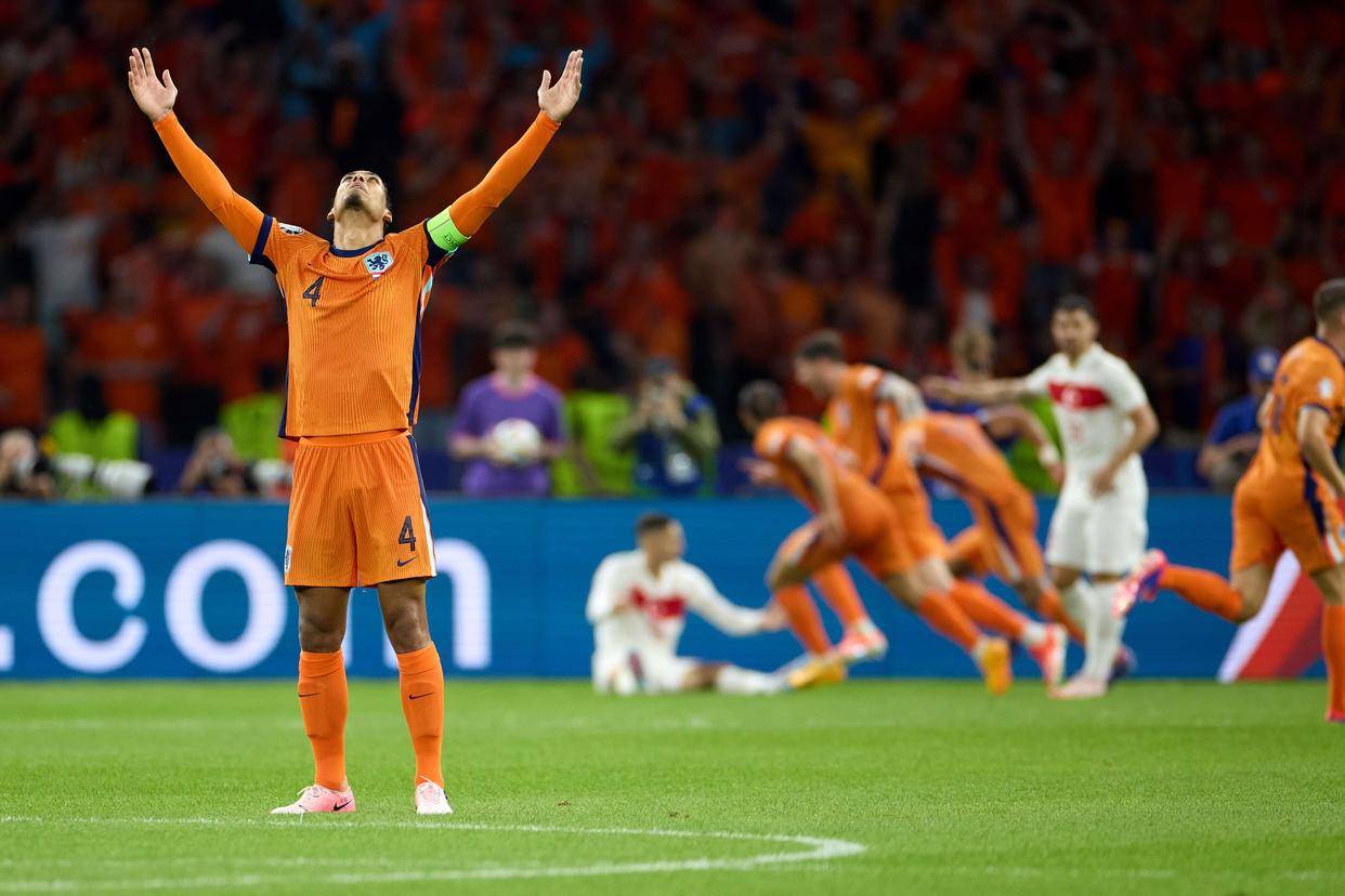 爱游戏登录-荷兰体育选手在足球比赛中获得胜利