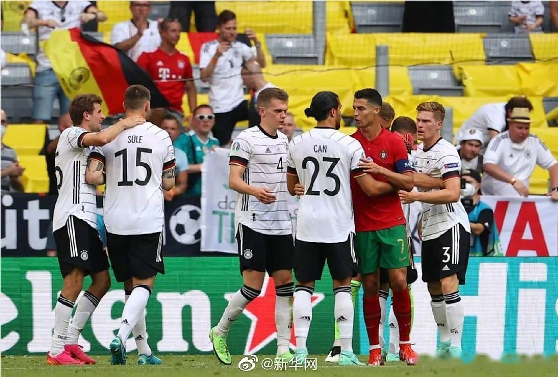 爱游戏官网-俄罗斯球队成功争议逆转，击败德国
