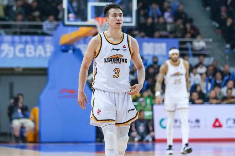 爱游戏在线登录-辽宁男篮在比赛中表现出色，全面取胜