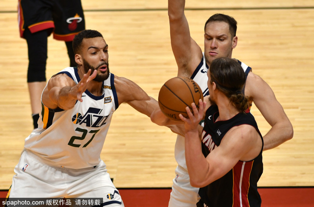 包含爵士全队合力击败热火，迎来三连胜的词条