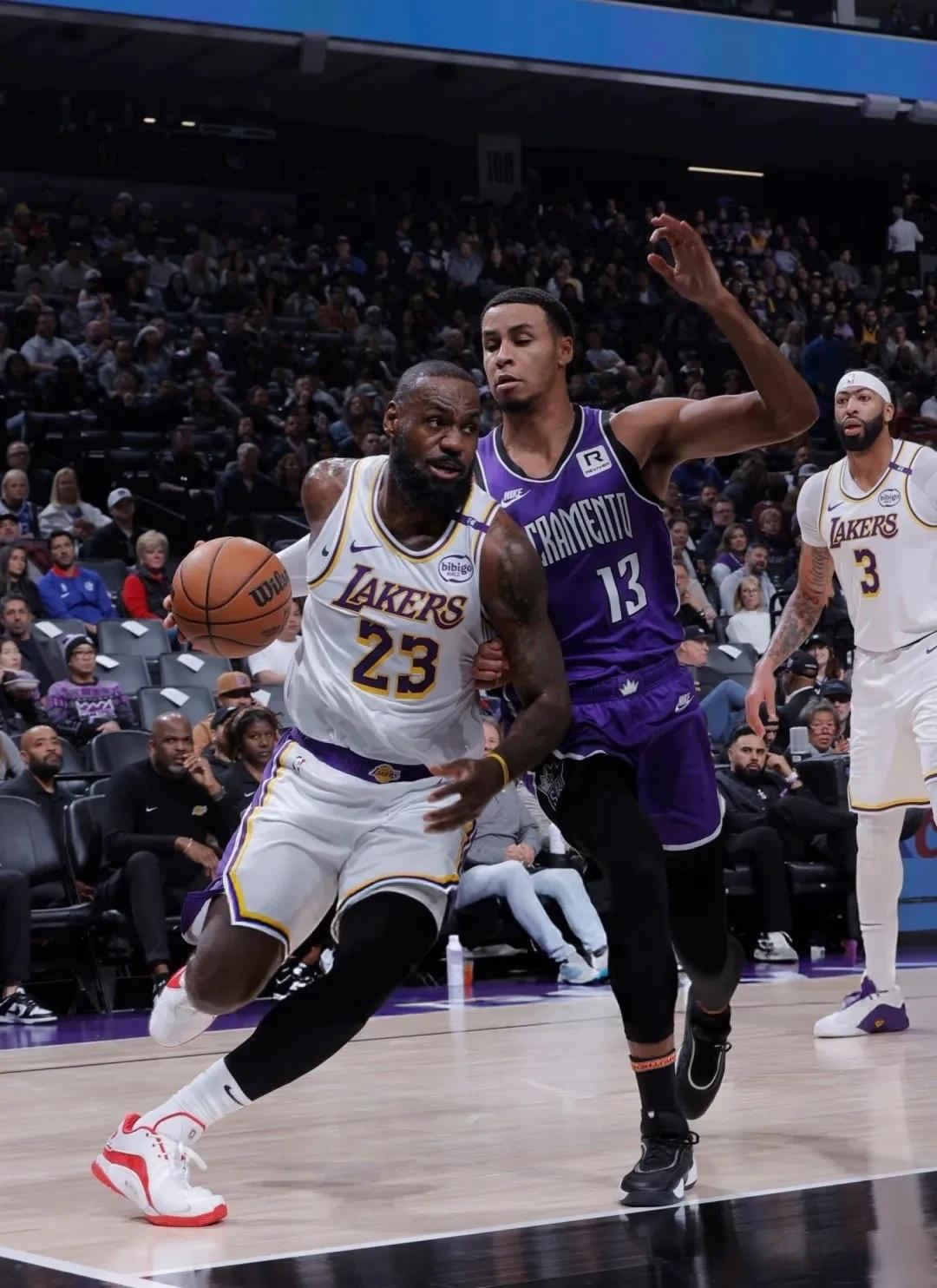 湖人击败国王,实力见长! 湖人击败国王,实力见长!