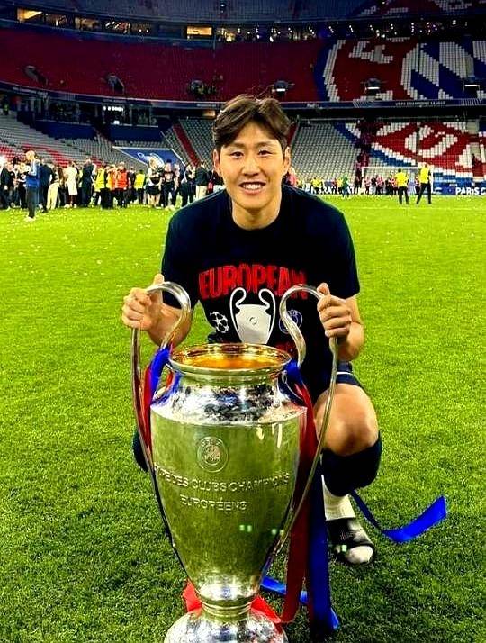 韩国足球队迎来新队长，士气高涨